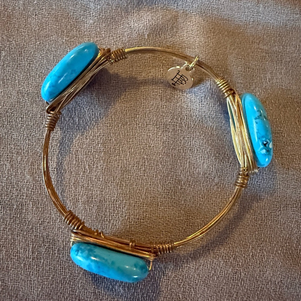 Turquoise and Gold Wire Bracelet